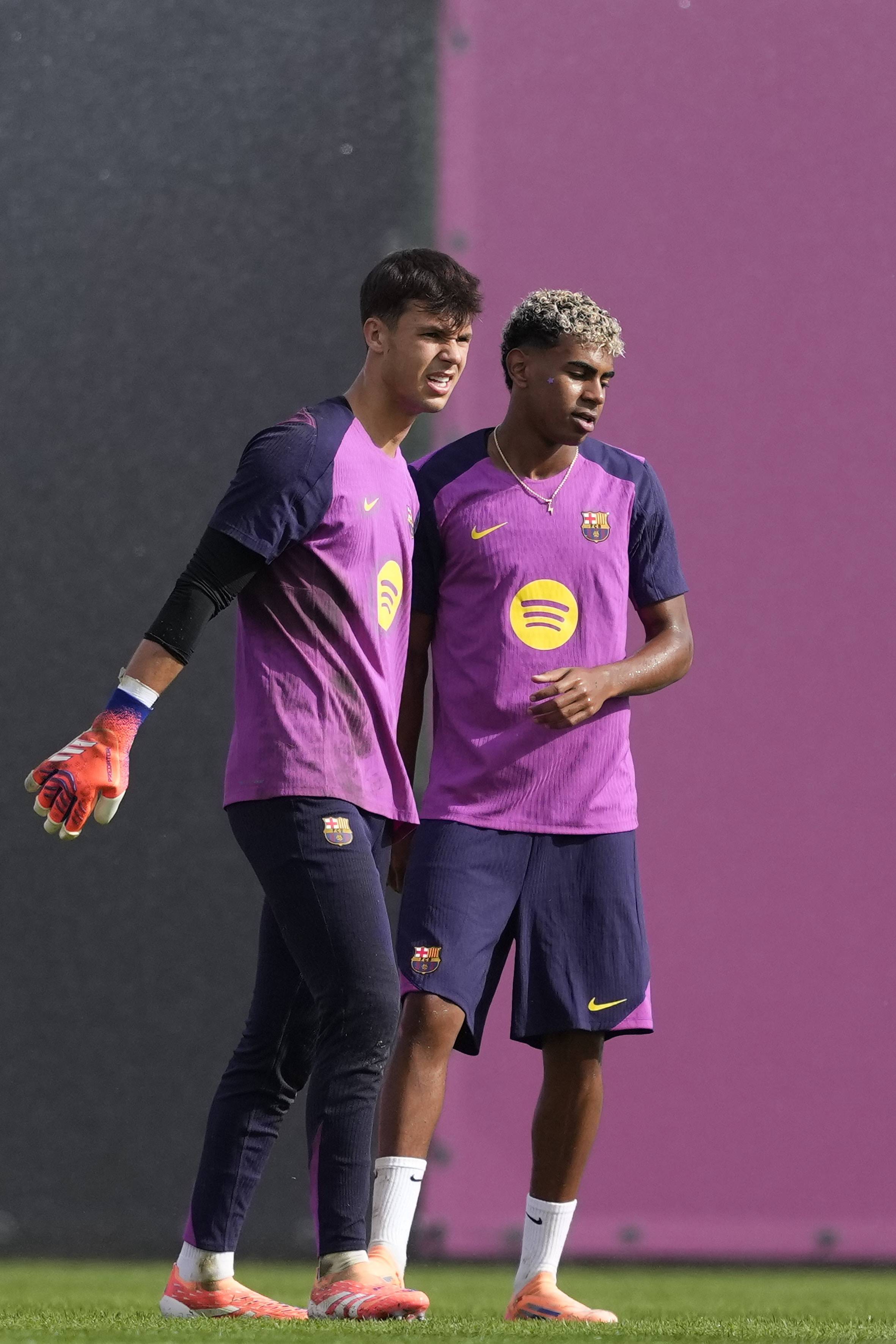 欧篮联赛前再迎强敌那不勒斯外线爆发备战欧冠，现场解说直呼：迈阿密热火强势反弹备战英超