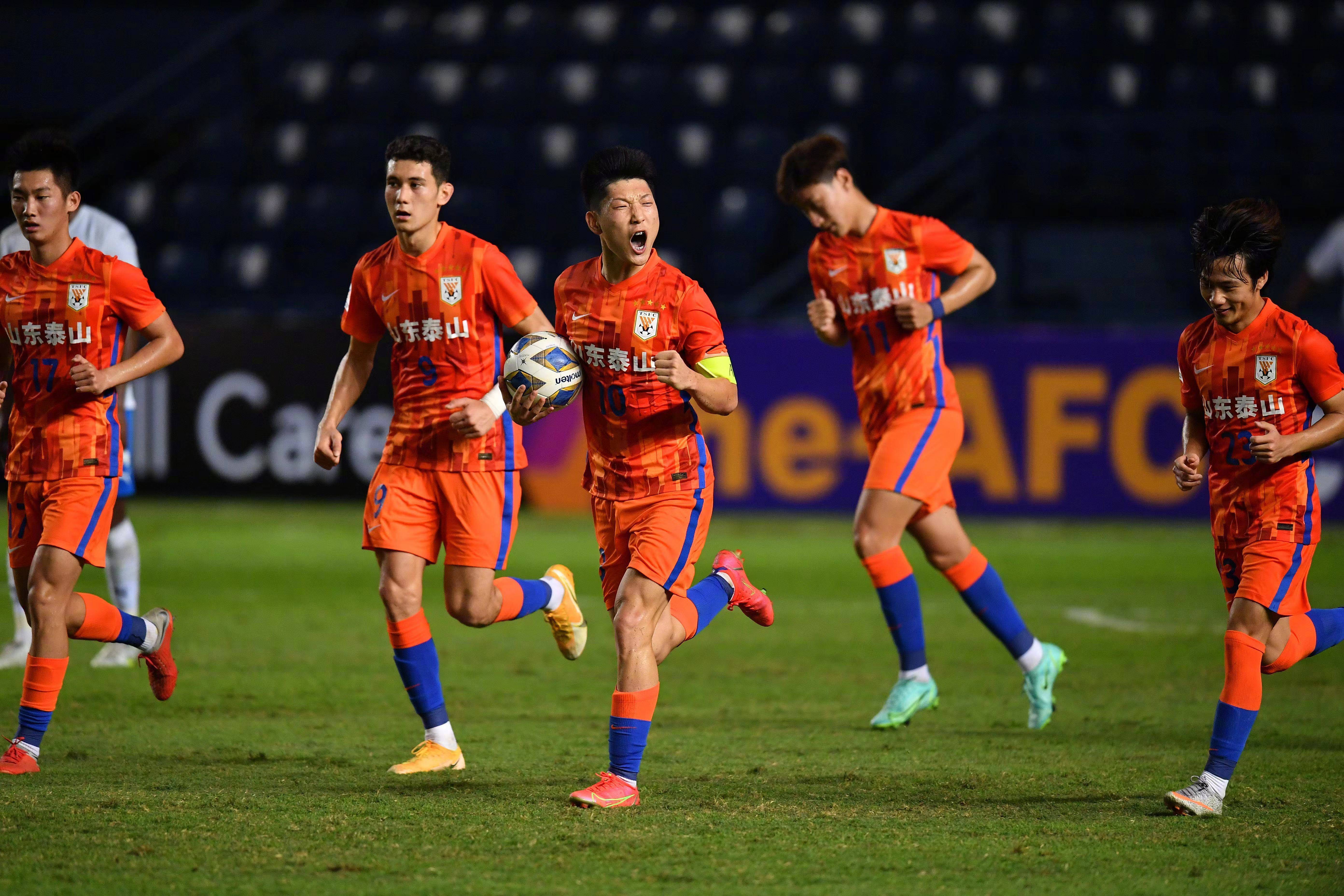 穆古鲁扎连续十二场比赛得分超过大比分领先转会期山东男篮备战亚冠，浙江稠州迎中超关键赛直接炸裂